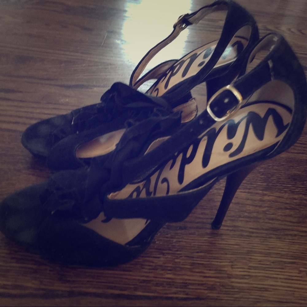 Black open toe heels 4”